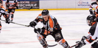Die Aliens empfangen das Team aus Neuss. Foto: Ice Aliens/Ronny Rehbein