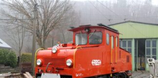 Noch im Farbkleid der Vereinten Bern-Worb-Bahnen traf die Lok auf dem Museumsgelände ein. Foto: Michael Malicke/BMB