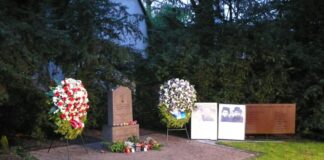 Mit einer stillen Kranzniederlegung wurde am 27. Januar der Opfer des NS-Regimes gedacht. Foto. Stadt Ratingen