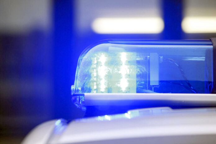 Am Mittwochabend hat ein Ladendetektiv einen 27-jährigen Heiligenhzuaser überwältigt, der zwei wertvolle Fitnessuhren stehlen wollte. Symbolbild: Polizei