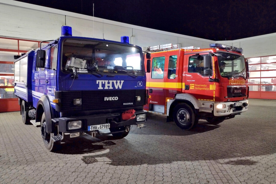 THW, Feuerwehr und die Technischen Betrieb arbeiteten in der letzten Sturmnacht eng zusammen. Foto: Feuerwehr Heiligenhaus