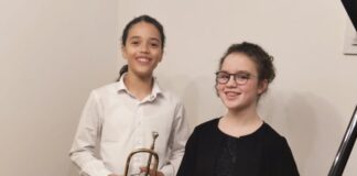 Sophia Amelingmeyer und Jakob Ibrahim haben beim diesjährigen Wettbewerb „Jugend musiziert“ als Duo mit Klavier und Blasinstrument den ersten Platz in der Altersgruppe III belegt. Foto: Stadt Erkrath