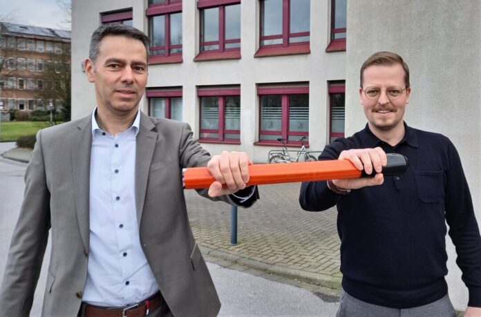 Wollen gemeinsam ein Glasfasernetz für Wülfrath: Heiko Schell und Paul Gummert. Foto: Kling
