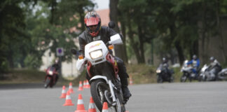 Mit Sicherheitstrainings können Motorradfahrer sich für die Saison wappnen. Foto: Deutsche Verkehrswacht