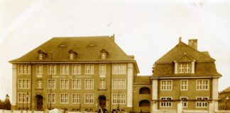 Das ehemalige Lehrerseminar in der Mülheimer Str. 47, um 1912. Seit 1987 ist das Stadtarchiv gemeinsam mit der Anne-Frank-Grundschule in diesem Gebäude untergebracht. Foto: Stadtarchiv Ratingen