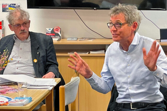 Die Referenten Michael Scheidtmann (r.) und Jürgen Lindemann standen Rede und Antwort. Foto: privat