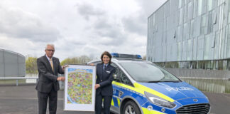 Landrat Thomas Hendele verabschiedete am Freitag die Leitende Polizeidirektorin Ursula Tomahogh. Foto: Polizei