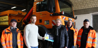 Transportbotschafter und TIMOCOM-Gründer Jens Thiermann (3.v.l.) entgegen. Foto: Stadt Erkrath