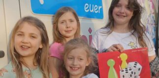 Kinder am Spielmobil "Felix". Foto: Stadt Ratingen