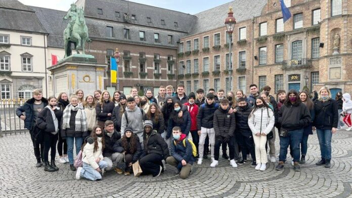 Das Besuchsprogramm führte die Spanier natürlich auch in die Landeshauptstadt. Foto: Schule