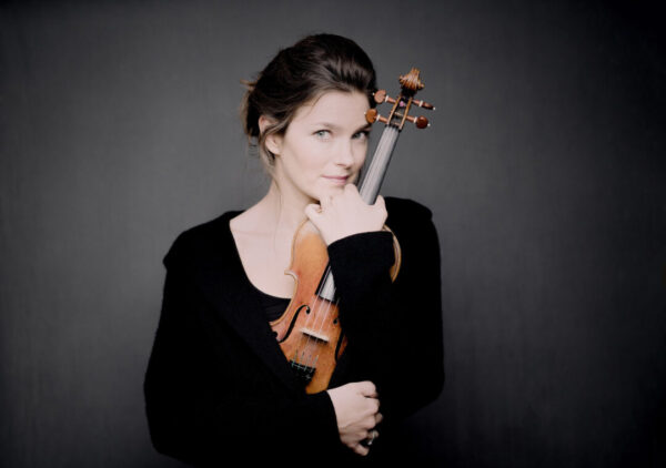 Solistin Janine Jansen. Foto: Marco Borggreve
