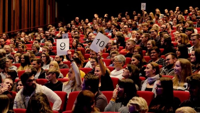 Das Publikum stimmt ab. Foto: Veranstalter