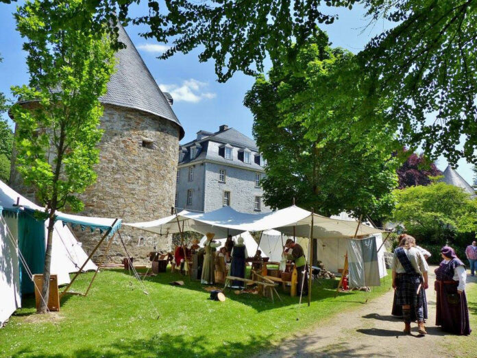 Das Schloss bietet die ideale Kulisse für den Mittelaltermarkt, der dort ab Fronleichnam wieder stattfindet. Foto: Marktgilde