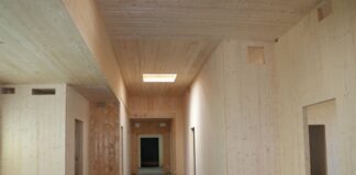 Die Holzbauweise ist im Inneren sehr gut erkennbar. Foto: Stadt Ratingen