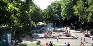 Auf dem Wasserspielplatz beginnt die Sommersaison. Foto: Stadt Ratingen
