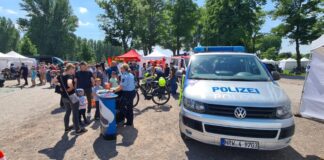 Jede Menge Andrang gab es beim Stand der Polizei beim Monheimer Kinderfest. Foto: Polizei