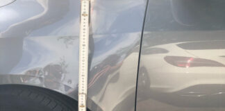 Der Junge prallte mit der Seite des Autos zusammen. Foto: Polizei