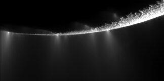 Enceladus Geysers. Bild: Sternwarte