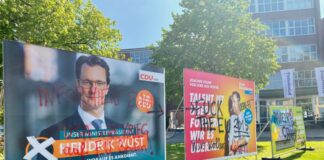 Plakate mehrerer Parteien sind beschmiert worden. Foto: CDU