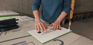 Taktile Stationen helfen Menschen mit einer Sehbehinderung bei der Erkundung der Ausstellung. Foto: Neanderthal-Museum