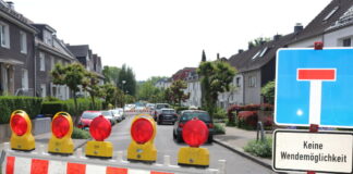 Die Weststraße ist nach einem Rohrbruch gesperrt. Foto: Kreisstadt Mettmann