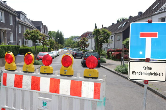 Die Weststraße ist nach einem Rohrbruch gesperrt. Foto: Kreisstadt Mettmann