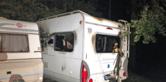 Gleich zweimal brannten Wohnwagen in Velbert-Neviges. Foto: Polizei