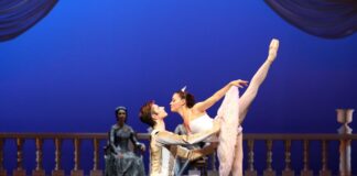 Artem Sorochan (Prinz Désiré) und Yanelis Rodriguez (Prinzessin Aurora) in "Dornröschen" von Ben Van Cauwenbergh nach Marius Petipa. Foto: Hans Gerritsen