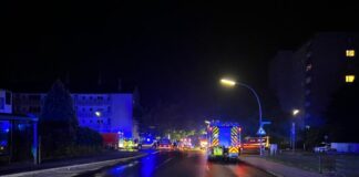 Die Einsatzkräfte vor Ort am Kostenberg. Foto: Feuerwehr Velbert