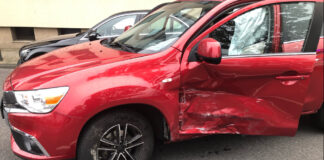 Der Mitsubishi war nicht mehr fahrbereit. Foto: Polizei
