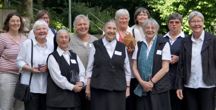 Einige der Mary Ward Schwestern kamen zum Abschied noch einmal nach Velbert. Foto: privat