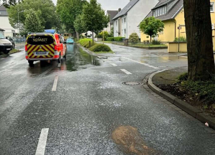 Am Donnerstagvormittag wurde ein 67-jährige Fußgängerin vom Fahrzeug eines 82-jährigen Ratingers im Einmündungsbereich Beerenkothen / Homberger Straße erfasst. Foto: Polizei