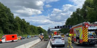 Unfallstellen gab es auf beiden Seiten der Autobahn. Foto: Feuerwehr Ratingen