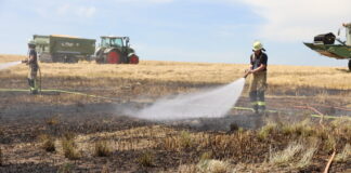 Löscharbeiten an der Einsatzstelle. Foto: Feuerwehr Essen