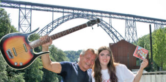 Sängerin Liselle mit Musikproduzent Peter Schnell. Foto: Musikproduktion Peter Schnell