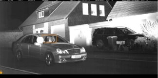 Am Samstagabend wurde bei einer nicht angekündigten Geschwindigkeitskontrolle der Fahrer eines Mercedes Benz mit 122 km/h gemessen. Foto: Polizei