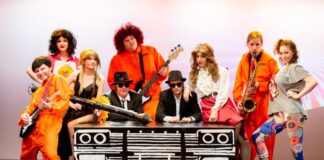 Die "Blues Brothers" gibt es im TiC-Theater zu sehen. Foto: Martin Mazur