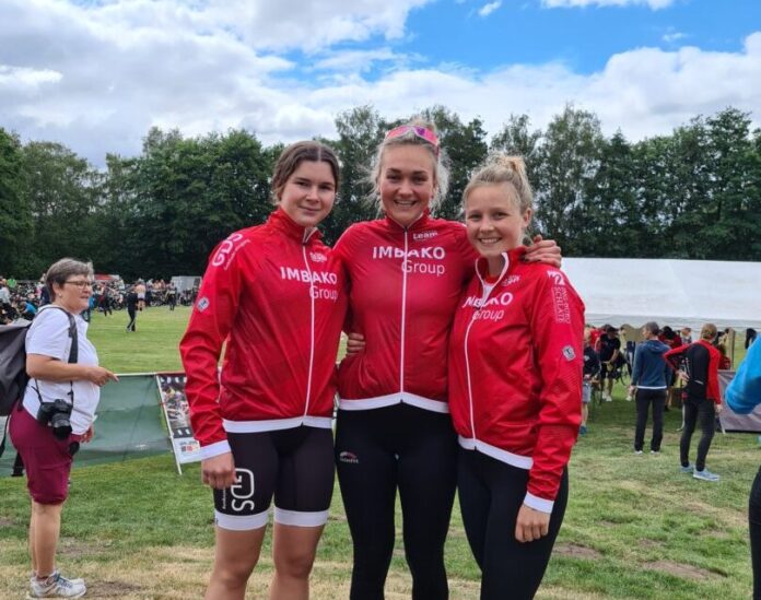 Das Frauen-Team: Lena Blankertz, Joana Wolff und Annika Görtz. Foto: TTR 08
