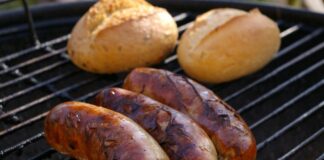 Für Speis und Trank wird gesorgt auf dem Sommerfest. Bild: pixabay