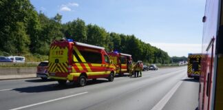 Die Retter vor Ort auf der A3. Foto: FW Ratingen