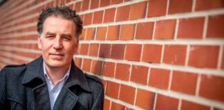 Der Ratinger Autor Christopher Tefert. Foto: Thorsten Kahle