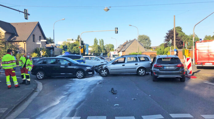 Bei dem Unfall entstand ein Sachschaden in Höhe von rund 15.000 Euro. Foto: Polizei