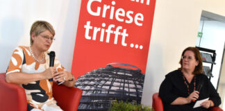 Gundula Roßbach und Kerstin Griese in der AWO Velbert. Foto: Büro Griese