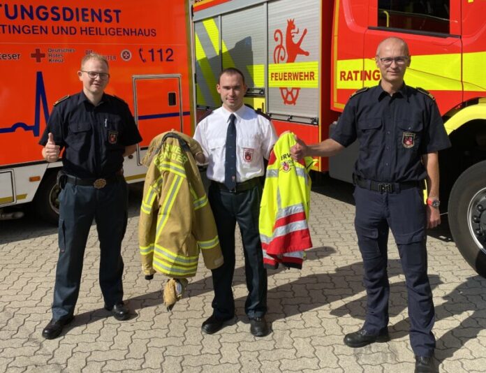 Freuen sich für Jannik Pollheim (M.): David Marten und René Schubert. Foto: FW Ratingen