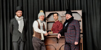 Drei Männer im Schnell - plus Portier. Foto: TheaterLaien