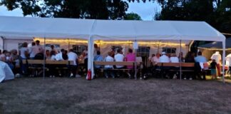 Rund 100 Besucher zählten die Organisatoren auf dem ersten Weinfest. Foto: Bürgerverein