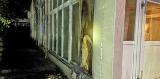 Der Brandort an der Christinenstraße in Tiefenbroich. Foto: Polizei