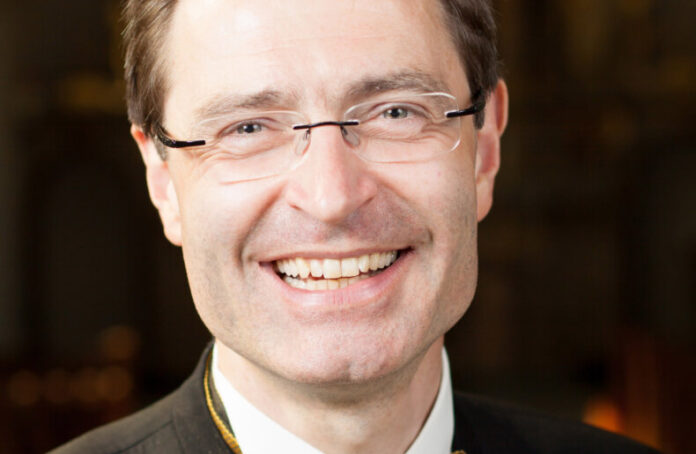 Wolfgang Kläsener und Solisteen der Essener Philharmoniker spielen bei der Orgelreihe. Foto: Horst Wiedemann