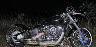 Das Motorrad wurde erheblich beschädigt und war nicht mehr fahrbereit. Foto: Polizei