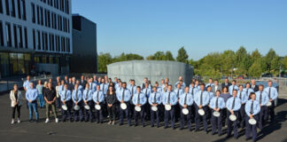 Die KPB Mettmann freut sich über 52 neue Kolleginnen und Kollegen. Foto: Polizei
